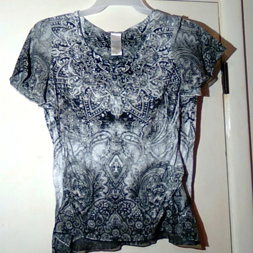 Women's small top - Picture 1 of 7